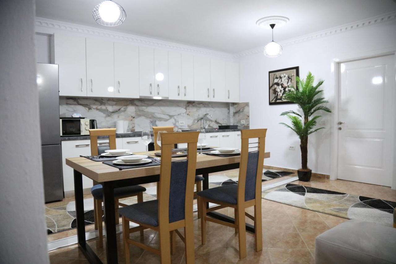 Daily Rent Center 6 *