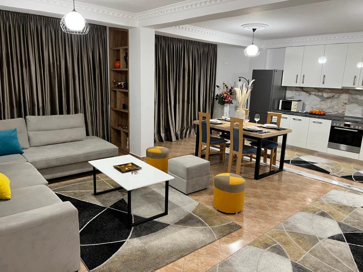 Daily Rent Center 6 *