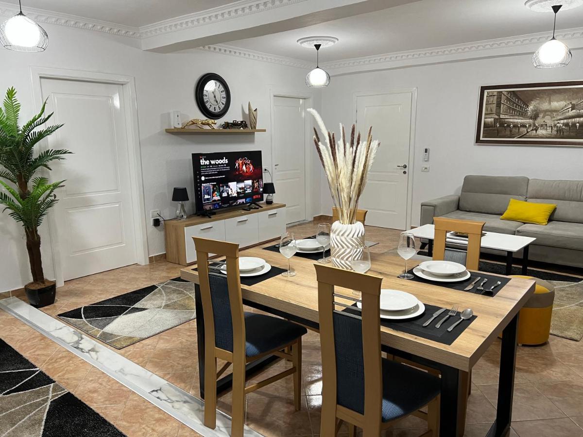 Daily Rent Center 6 Apartment