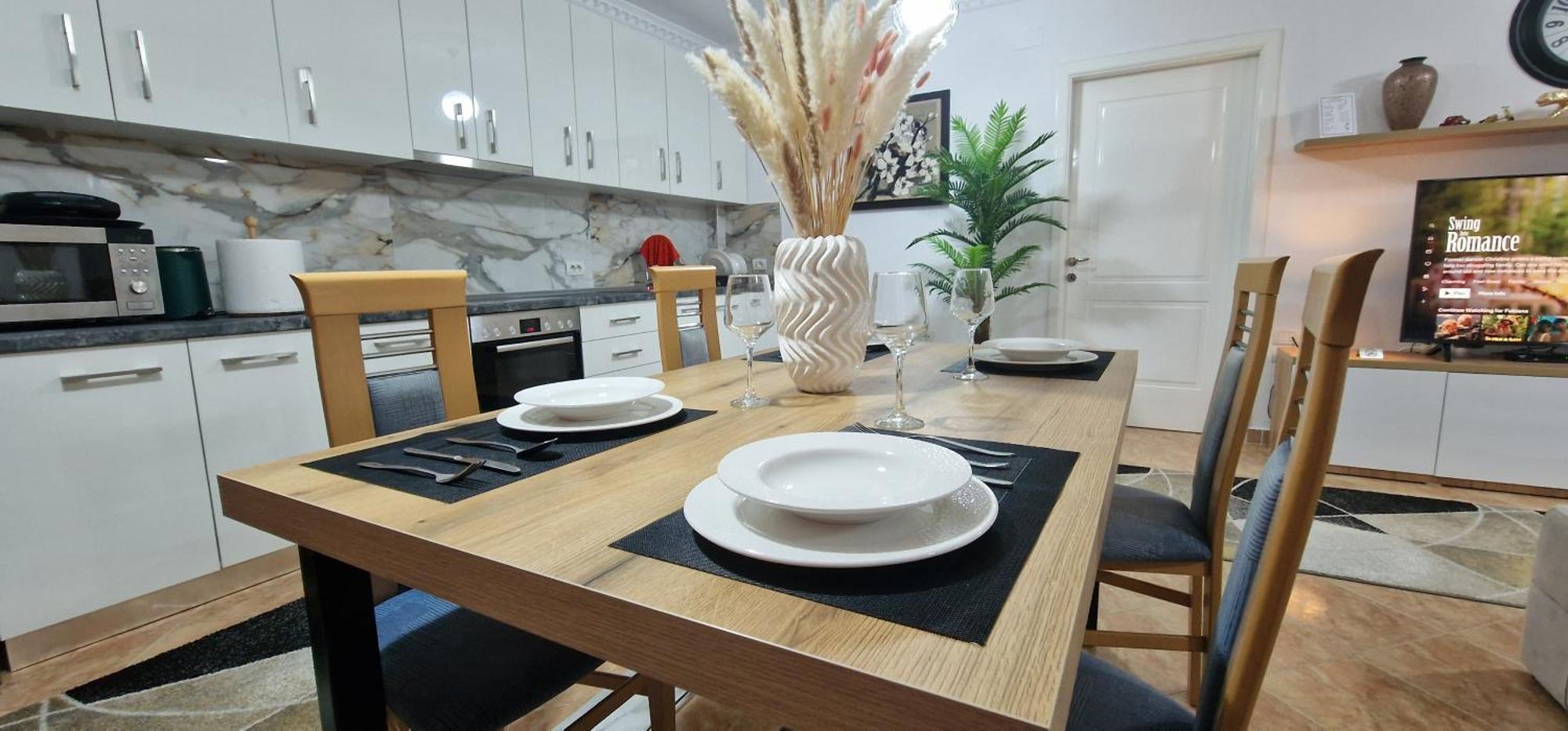 Daily Rent Center 6 Apartment Elbasan
